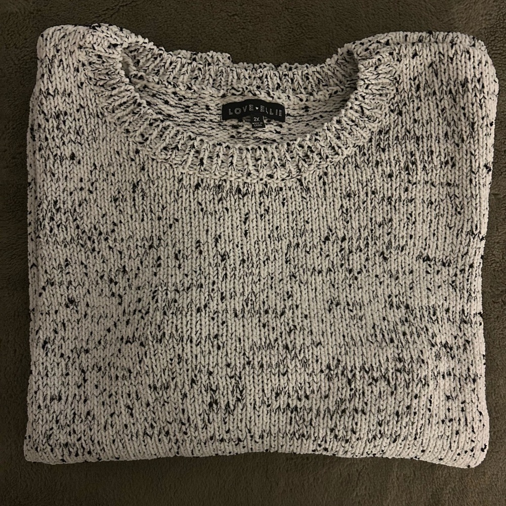 Super soft and comfy Love Ellie sweater. Size 2X. Purchased from Stitch Fix
